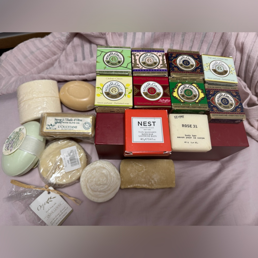 Le Labo Roger & Gallet Nest S. T. Dupont Bath & Body Works & Organic Soa…